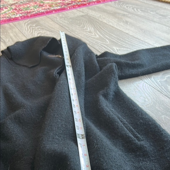 Stylish Black Wool Wrap Coat - Picture 4 of 8